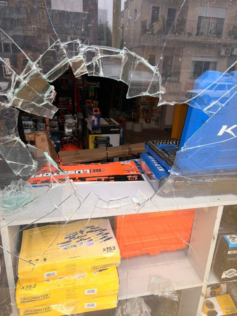 Volvieron a robar en la ferreter�a de Col�n y Espa�a